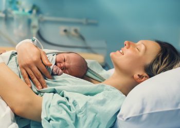 Д-р Полина Захариева: Вечният спор: Естествено раждане vs. секцио – кое да изберем?